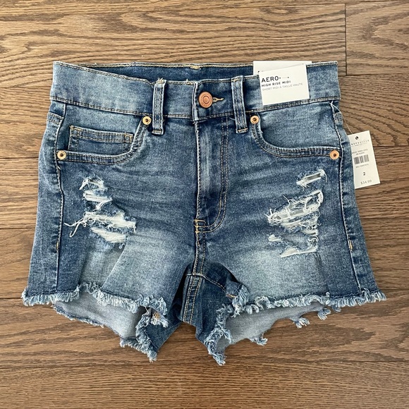 Aeropostale Stretchy High Rise Shorts - Medium Wash - Distressed - Raw Hem - Picture 5 of 14